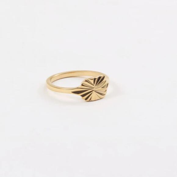 NEW yellow gold plated Sunburst ring jewelry size 7 B25A - Picture 4 of 7